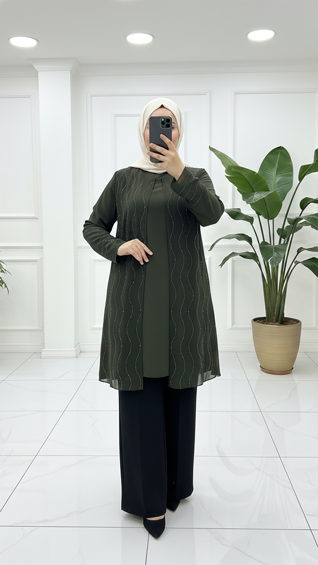 Zarif Taşlı Yeşil Tül Tunik ile Işıldayın